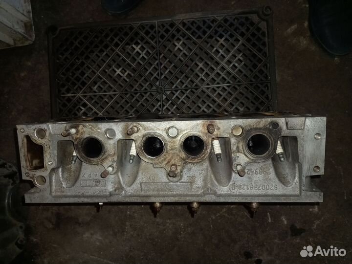 Головка блока цилиндров Renault Sandero