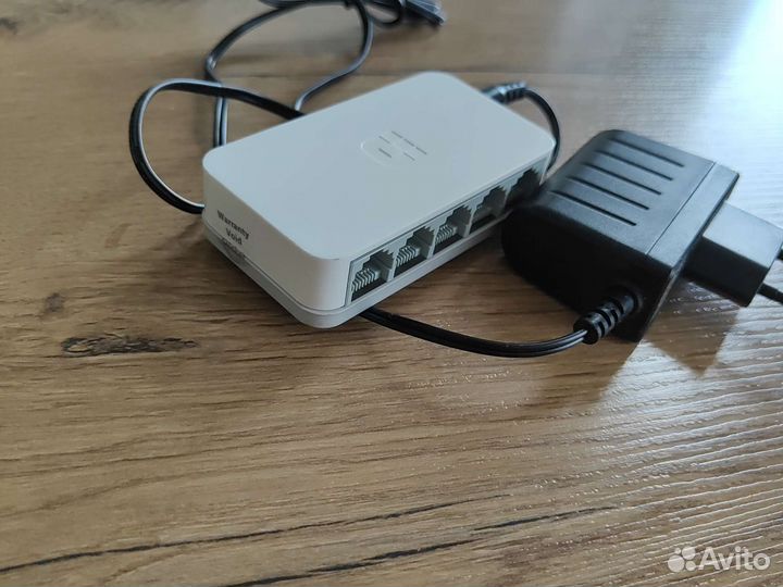 Коммутатор d link des 1005c