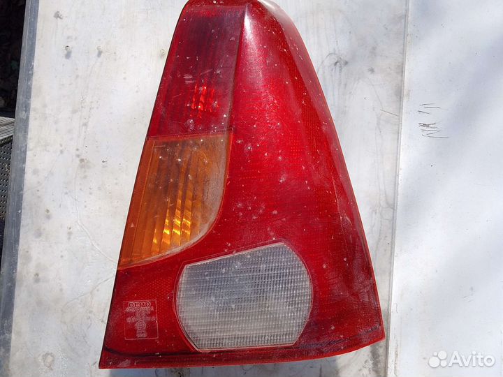Фонарь задний правый на renault logan 1