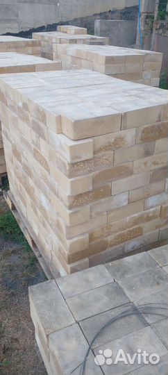 Кирпич желтый