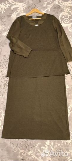 Костюм женский,цвет болотный,52размер