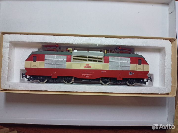 Электровоз для железной дороги ES499 Piko ГДР 1:87