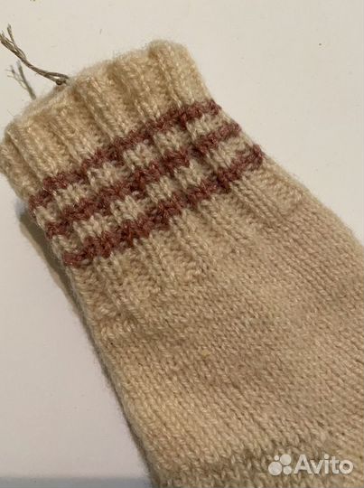 Варежки и носки из шерсти