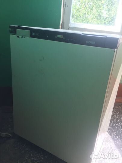 Морозильник бу гиочел