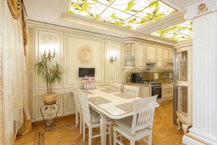 5-к. квартира, 242,5 м², 4/4 эт.