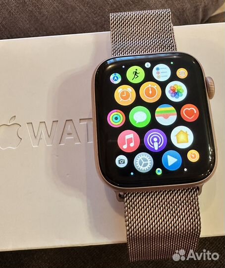 Продам часы Apple watch 4