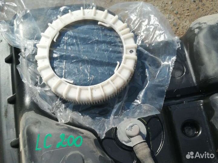 Топливный бак Land Cruiser 200