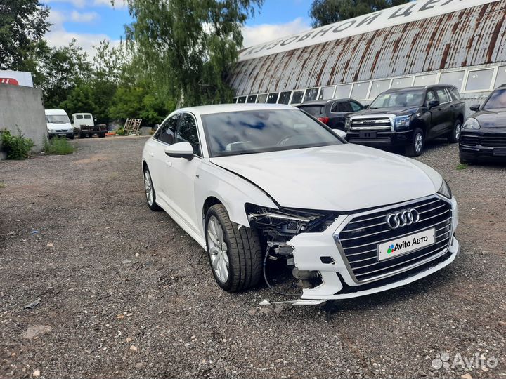 Audi A6 2.0 AMT, 2019, битый, 180 000 км