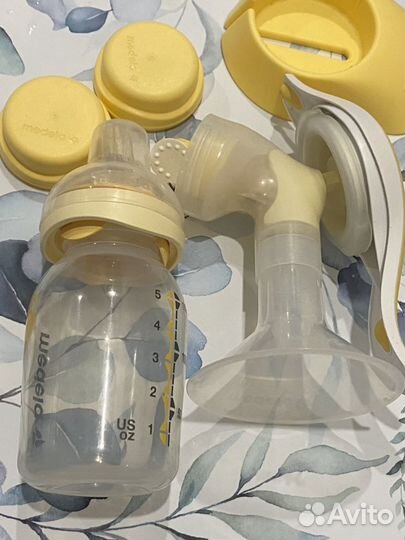 Молокоотсос Medela ручной