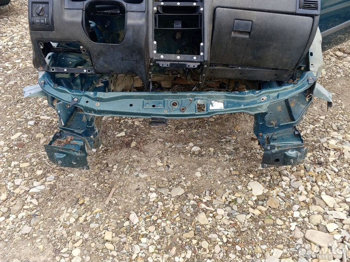 Рамка радиатора верхушка Opel Astra G