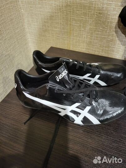 Продам шиповки Asics для бега, б/у