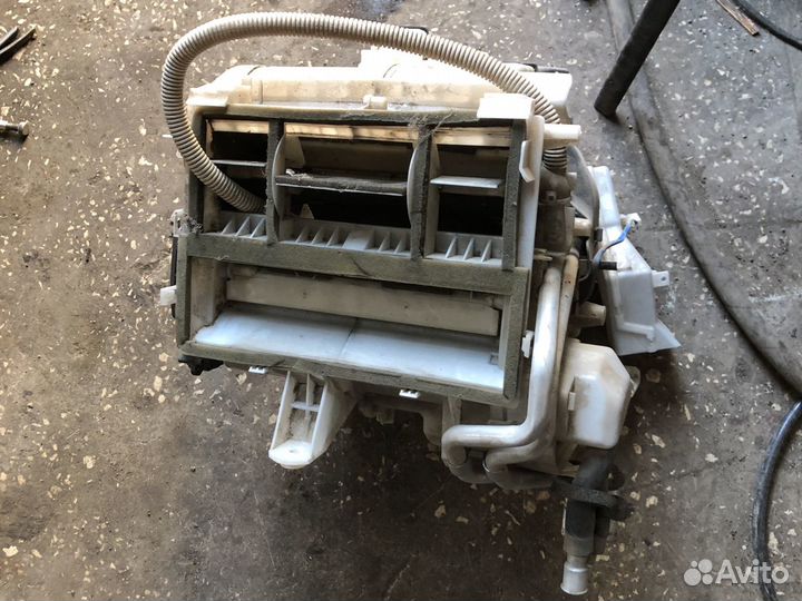 Печка Toyota Wish Avensis Corolla 1ZZ