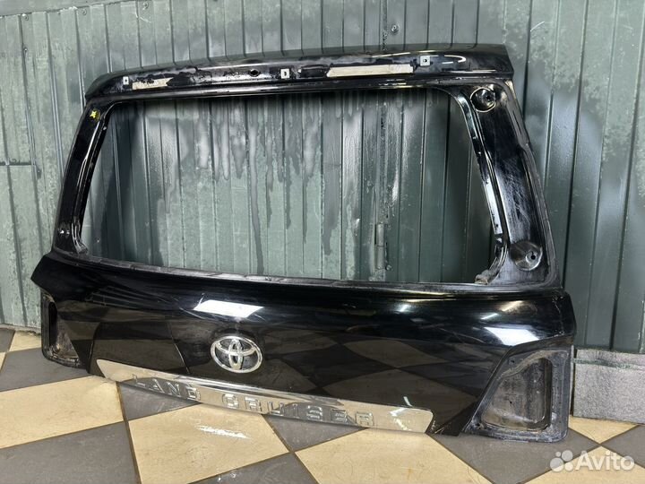 Задняя крышка багажника Toyota Land Cruiser 200