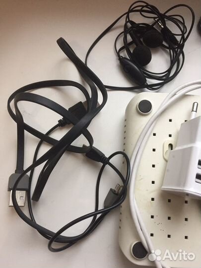 Пакет кабелей и зарядок + модем