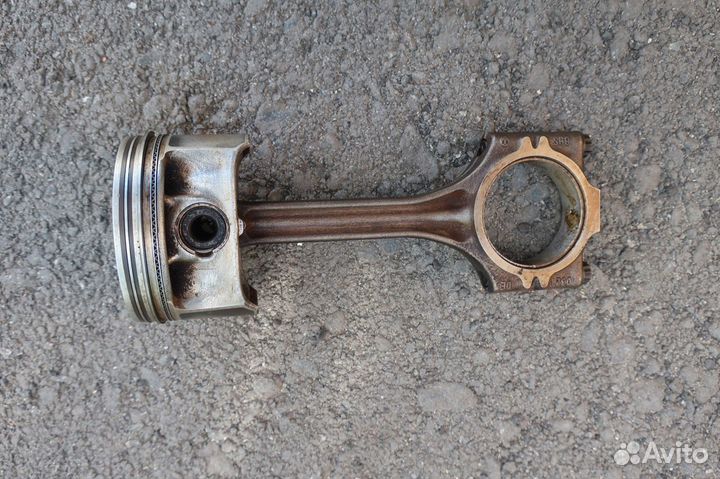 Поршень с шатуном VW Polo MK4 1,4 - Skoda Fabia