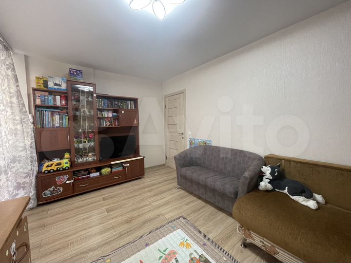 2-к. квартира, 65 м², 10/17 эт.