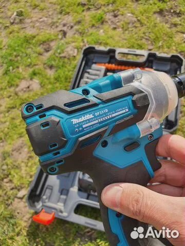 Аккумуляторный гайковерт makita 350н.м. с набором