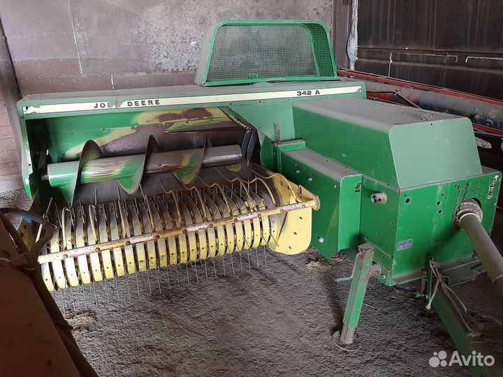 Пресс подборщик John Deer 342A