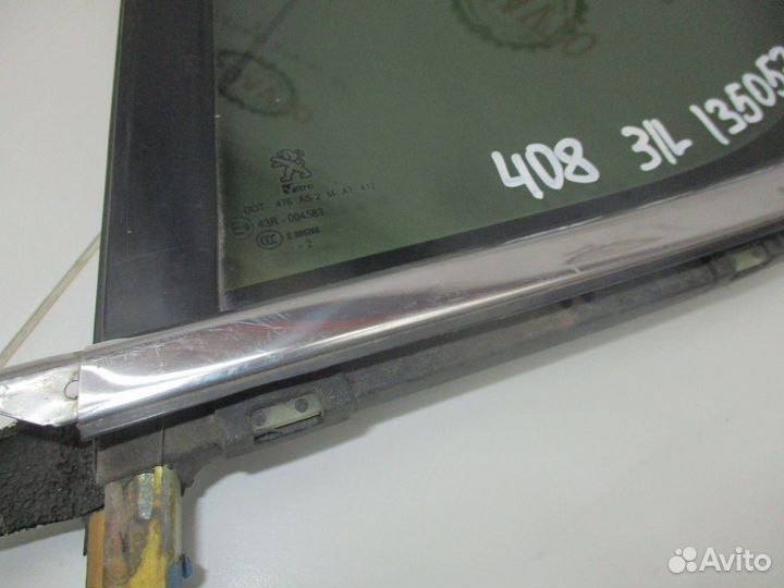 Стекло двери задней левой (форточка) Peugeot 408