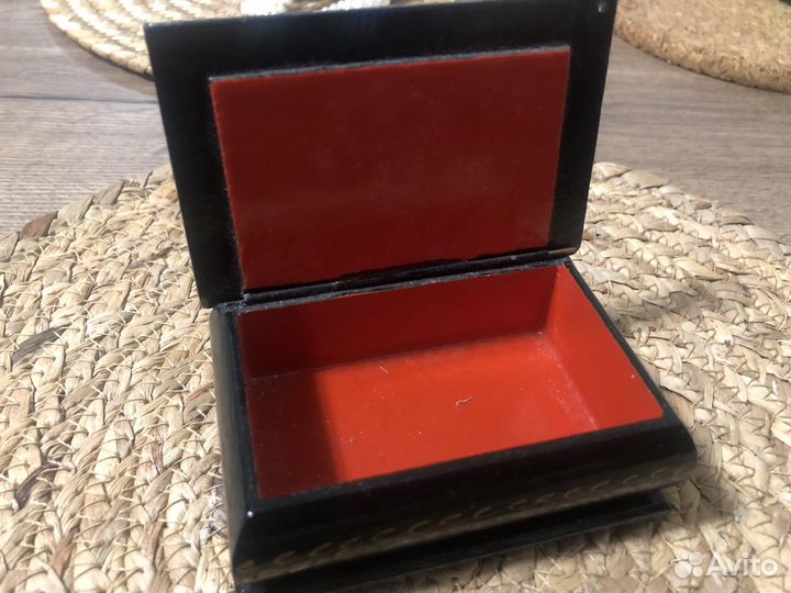 Деревянная шкатулка для украшений