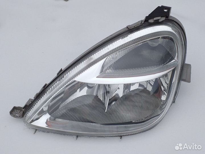 Mercedes-Benz A-Class фара левая