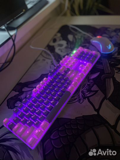 Механическая клавиатура и мышка с подсветкой