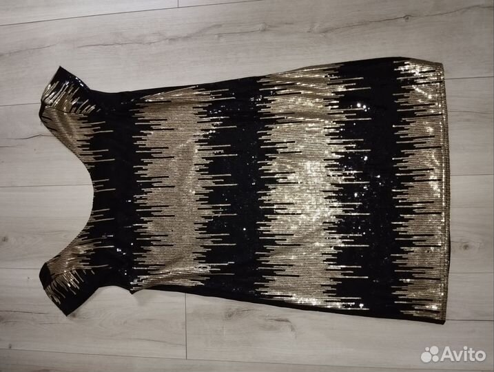 Платье в пайетках 46р