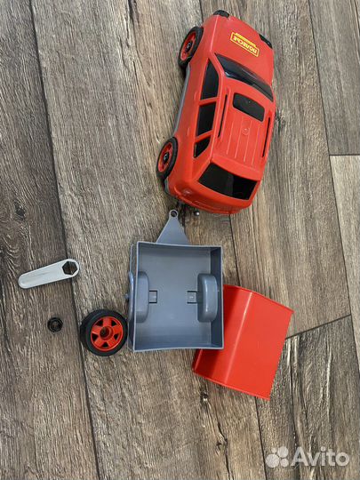 Разбирающийся автомобиль