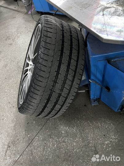 Pirelli P Zero 255/35 R19 и 285/30 R19