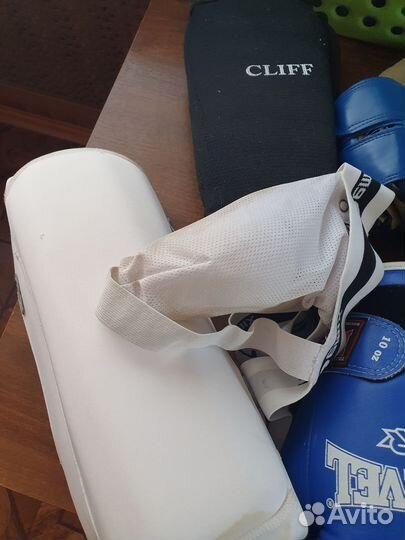 Защита на голень, щитки, утяжелители