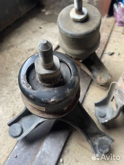 Подуши двигателя Toyota Highlander