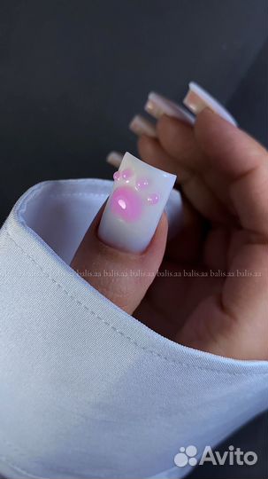 Модель на маникюр