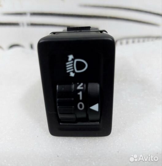Кнопка корректора фар SX4 2013 Suzuki SX4