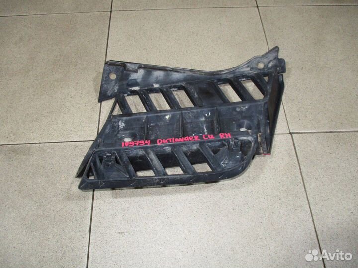 Решетка радиатора правая Mitsubishi Outlander (CU)