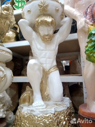 Статуя Атлант с кашпо