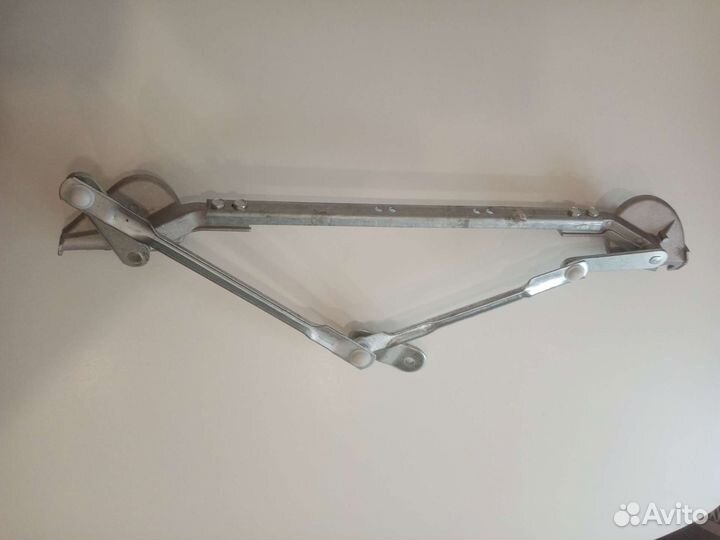 Трапеция дворников стелоочистителя на Geely MK