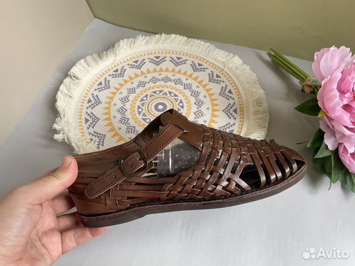 Босоножки женские 37,5 Италия кожа