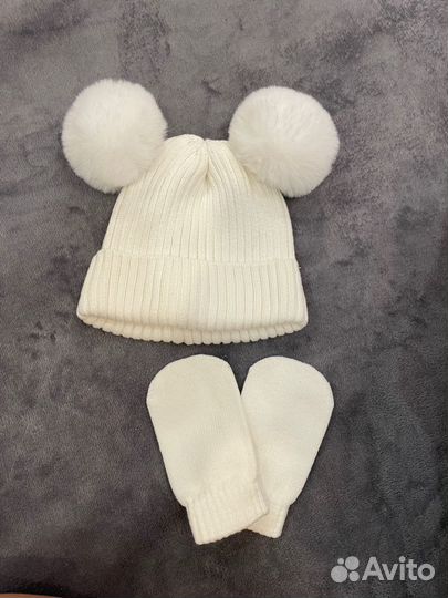 Комплект шапка и варежки для девочки