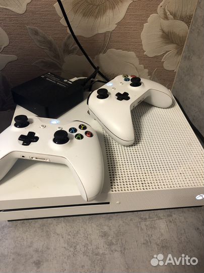 Xbox one,2 геймпада