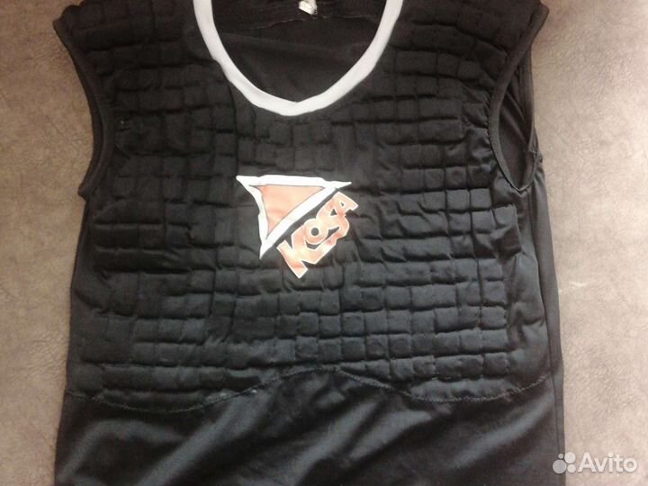 Нагрудник хоккейный вратарский