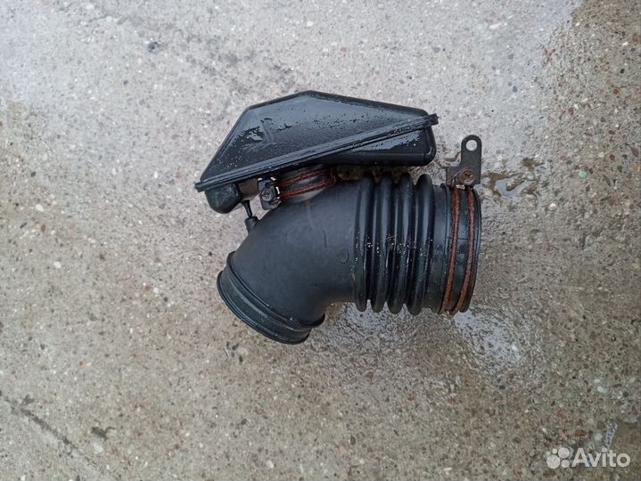 Kia Majestic Sonata резонатор воздушного фильтра