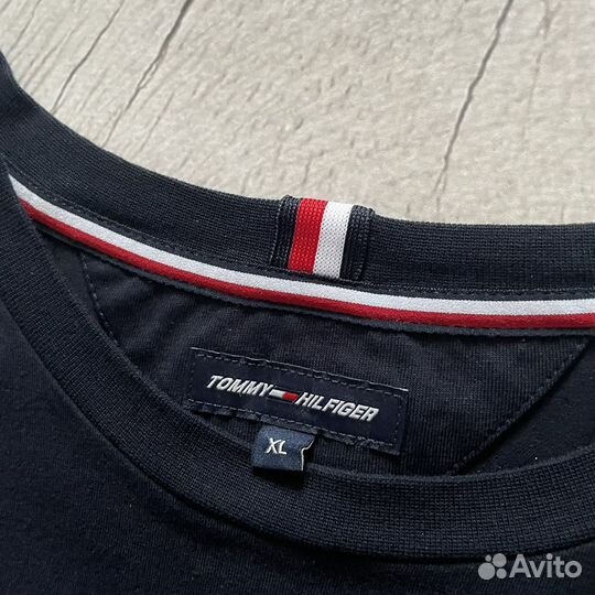 Tommy hilfiger лонгслив big logo