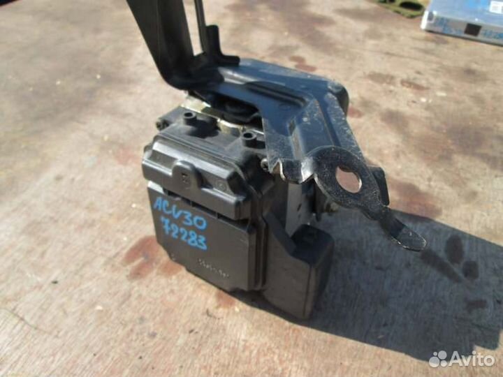 Блок abs Toyota Camry ACV30 2AZ-FE 2002/7