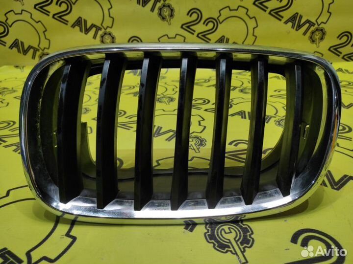 Решетка радиатора передняя левая Bmw X5 E70 N55 (3