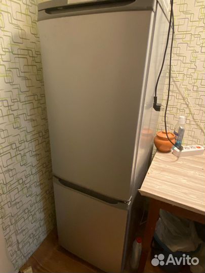 Продам холодильник бирюса М118