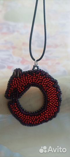 Брошь из бисера