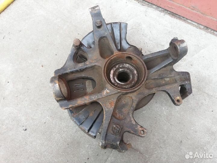 Рычаг, кулак поворотный левый передний A1633320101