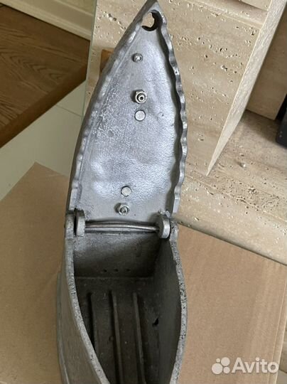 Старинный утюг