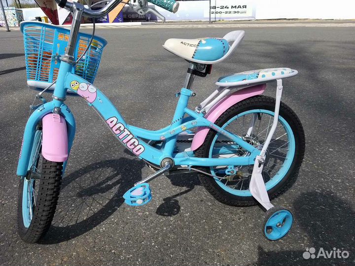 Боковые колеса 16