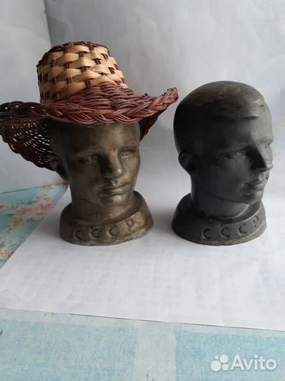 Бюст Ю. Гагарин